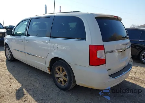 2013 Chrysler Town & Country Touring z USA, uszkodzony, nr VIN 2C4RC1BG1DR555078